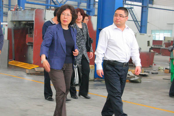 商务部电机和科技财产司副司长刘少军来我公司观赏 商务部电机和科技财产司副司长刘少军来我公司观赏