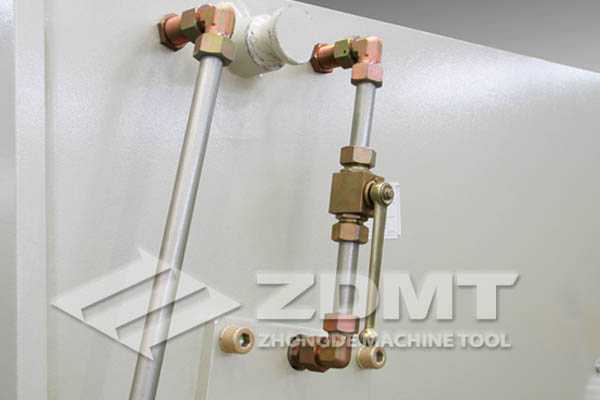 卡套讨论体.jpg 卡套讨论体.jpg