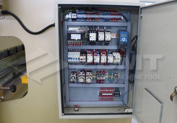 电控箱.jpg 电控箱.jpg